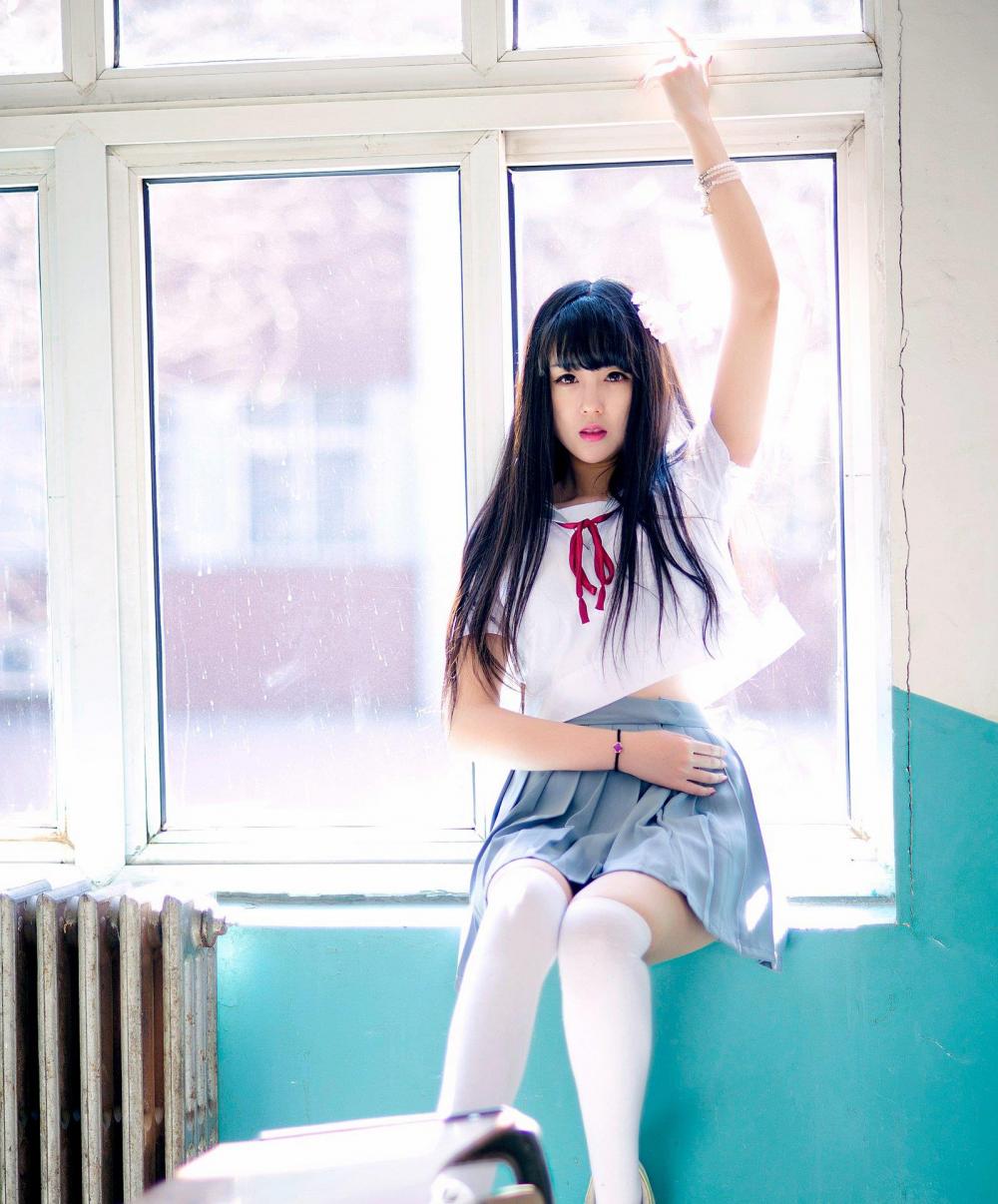 超短裙学生妹伊伊EvaBarbie丝袜美腿写真