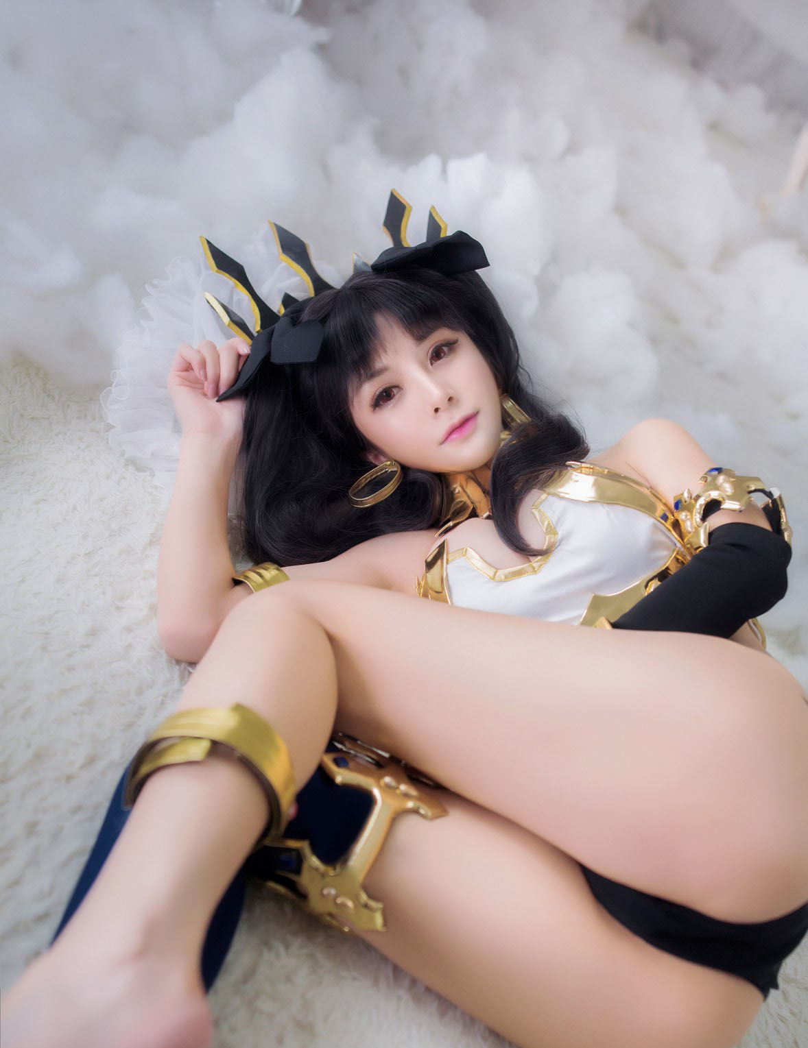 风骚尤物夏美酱性感诱惑写真