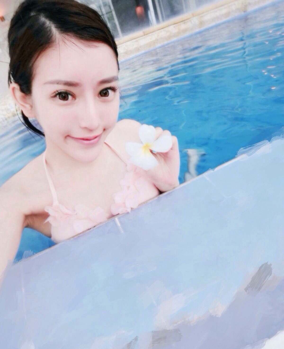 玉兔miki泳池湿身福利图下载