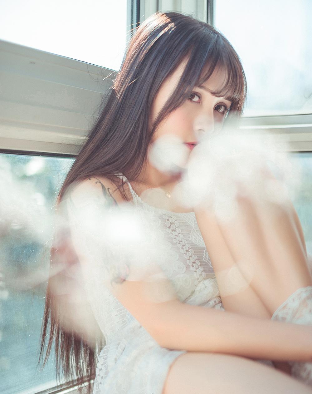 美女尤物夏美酱美腿诱惑福利写真下载