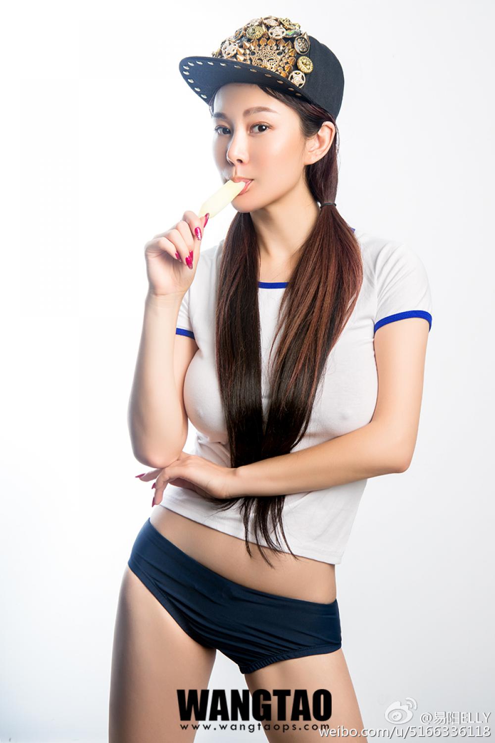 美女嫩模易阳ELLY大胆露点火辣写真