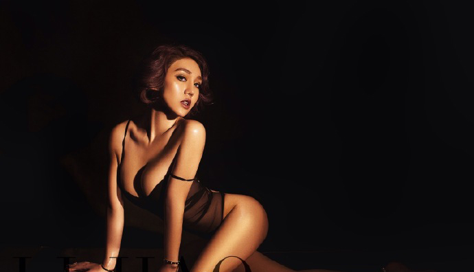 人体模特王尔琳迷人美乳火辣写真