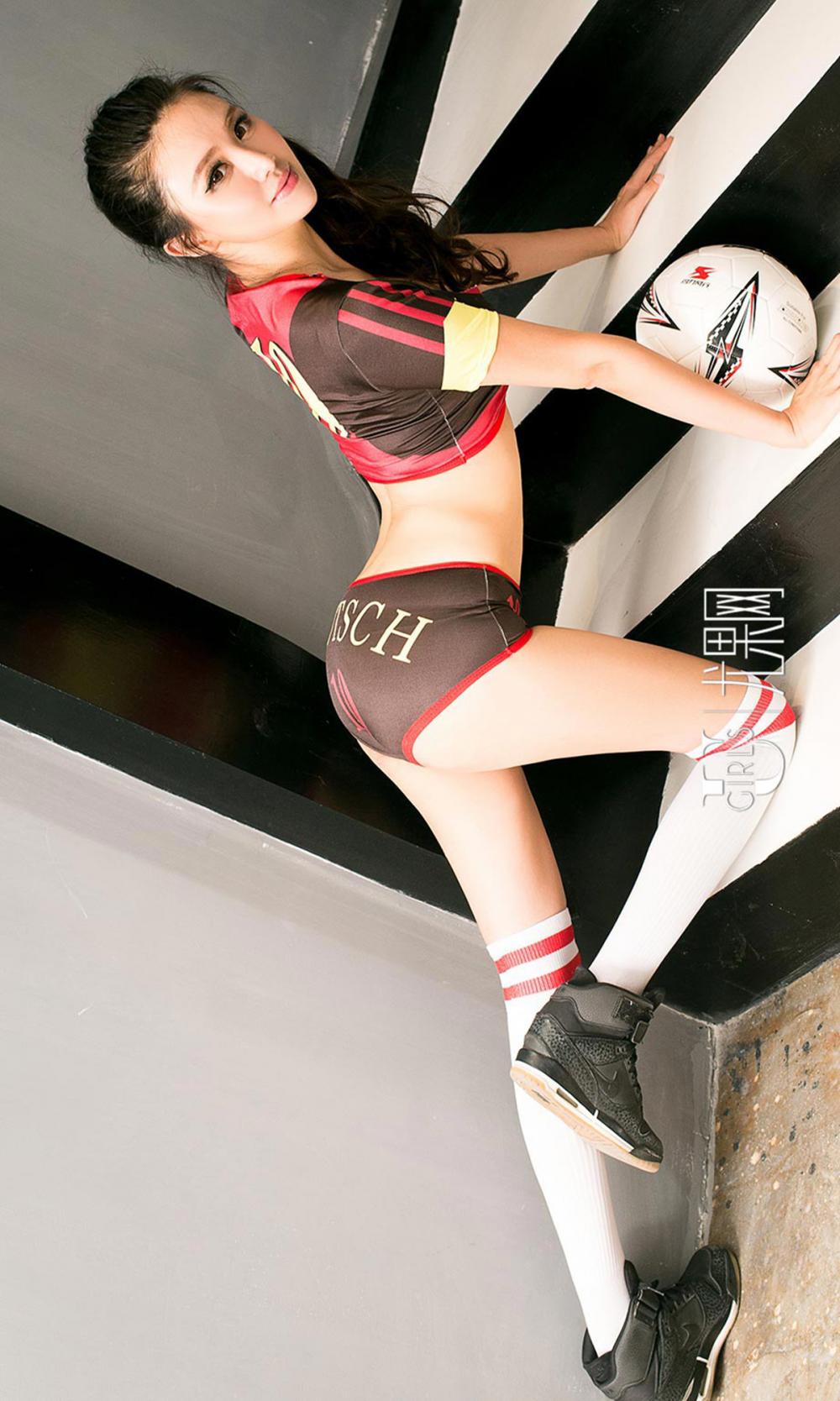 过膝袜美女糖糖足球制服诱惑写真