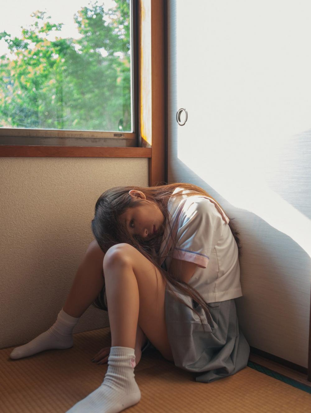 学生装尤物夏美酱超短裙美腿诱惑写真