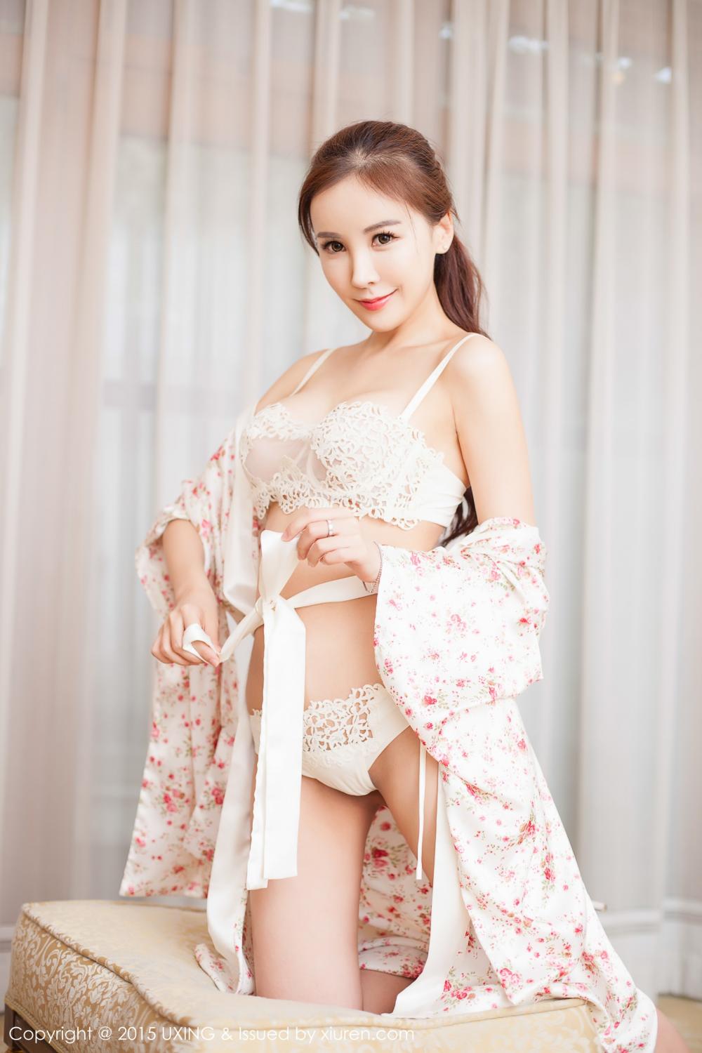 美女吕婉柔睡衣诱惑性感写真