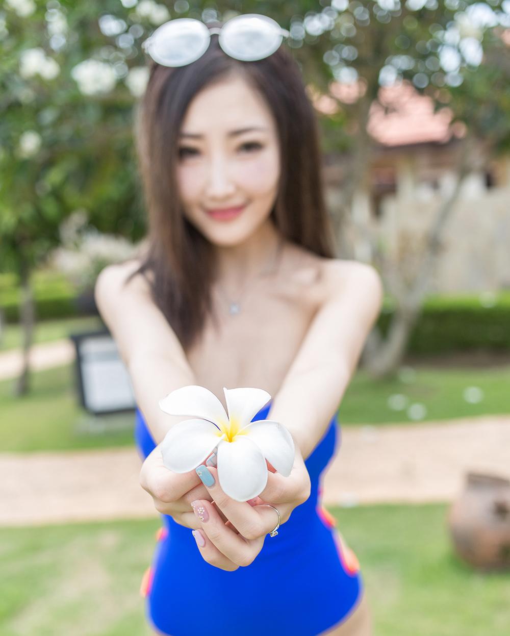 诱惑十足的性感mmYumi尤美火辣写真