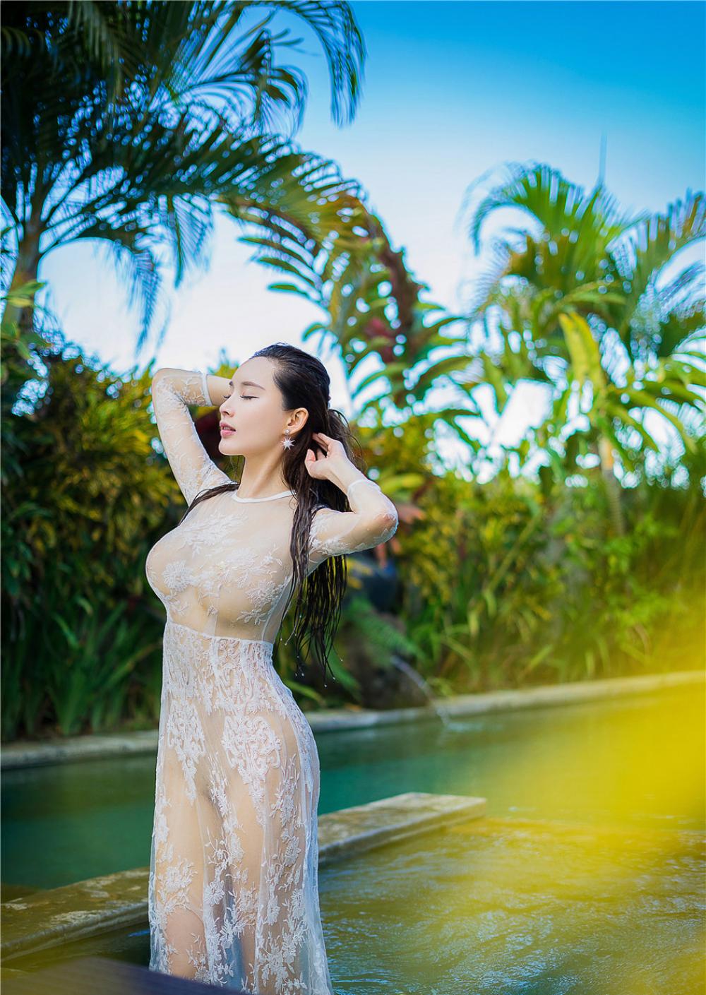 乳此销魂的性感美女土肥圆矮挫穷湿身写真