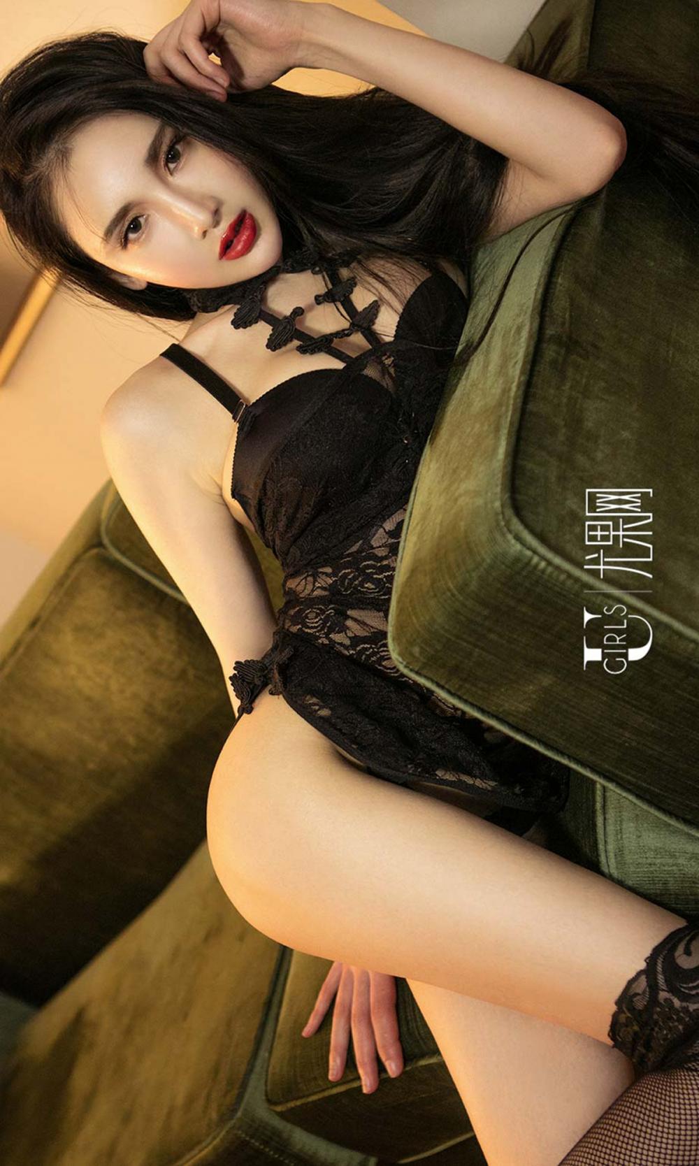 风骚美女阿依努尔瓦娅大尺度露骨写真