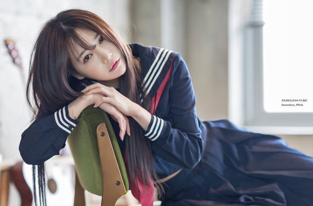 韩佳恩黑丝美腿清纯学生妹可爱少女制服诱惑私房照