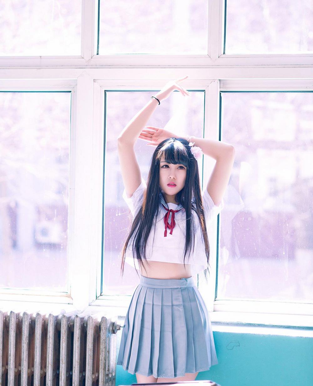 学生妹伊伊EvaBarbie性感养眼写真