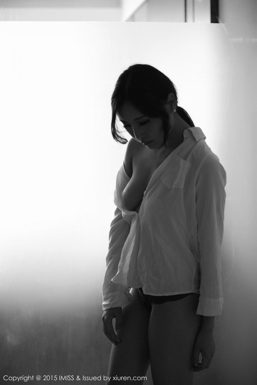 衬衣美女樂樂Mango酥胸诱惑