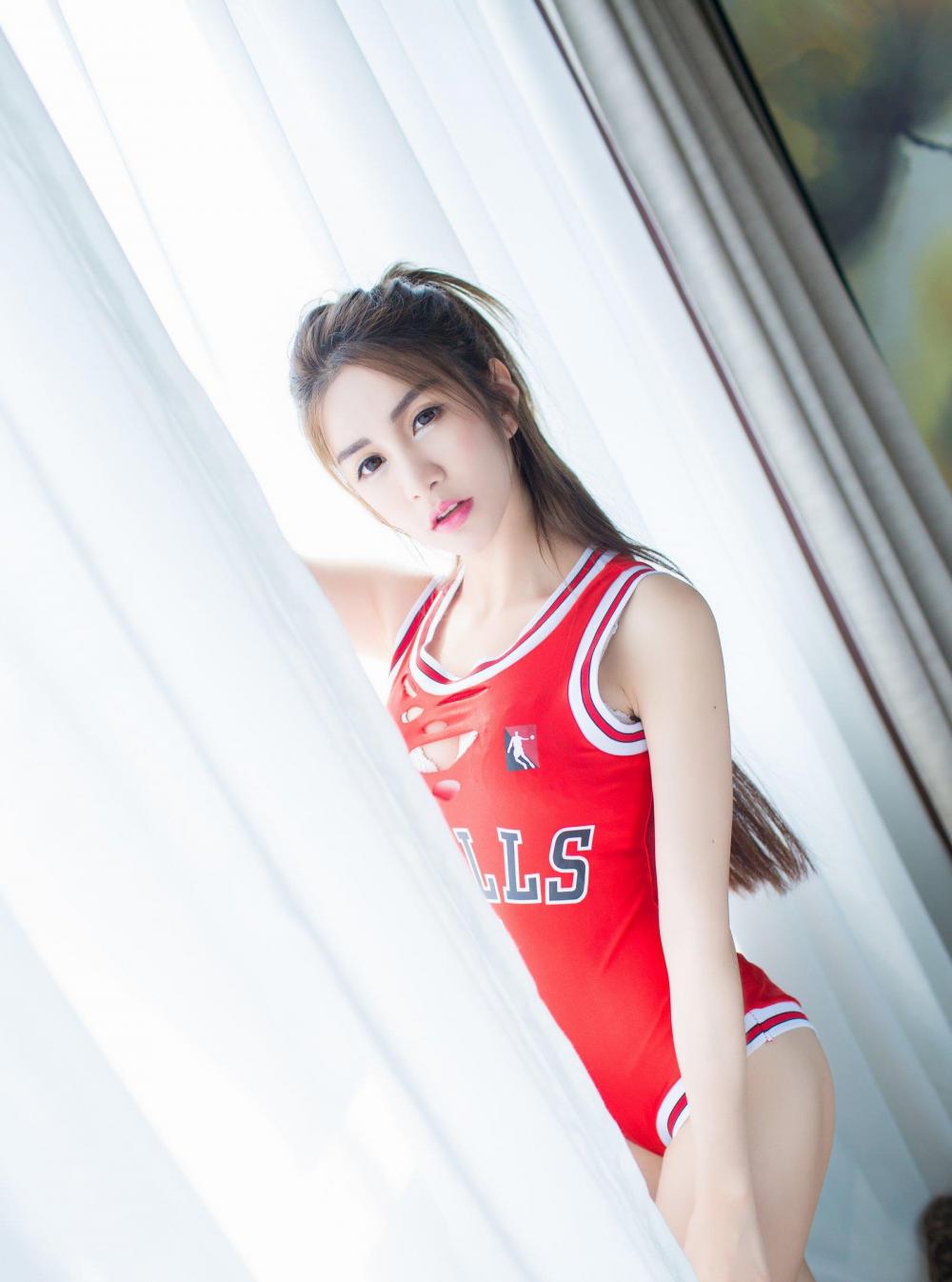粉嫩美女李李七七喜喜极致诱惑写真