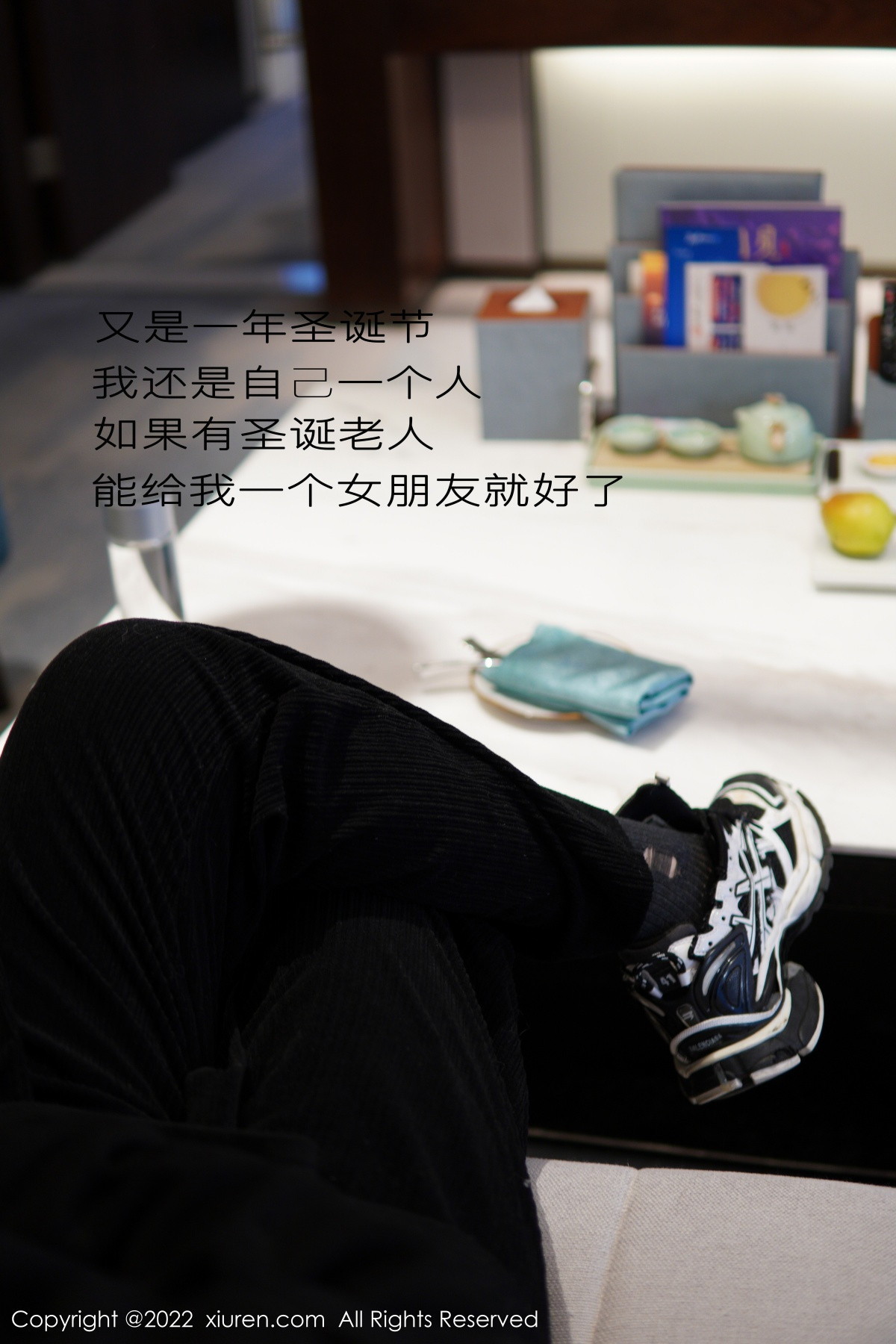 [XiuRen]高清写真图 2022.12.21 No.6022 桃桃子_ 新人美腿