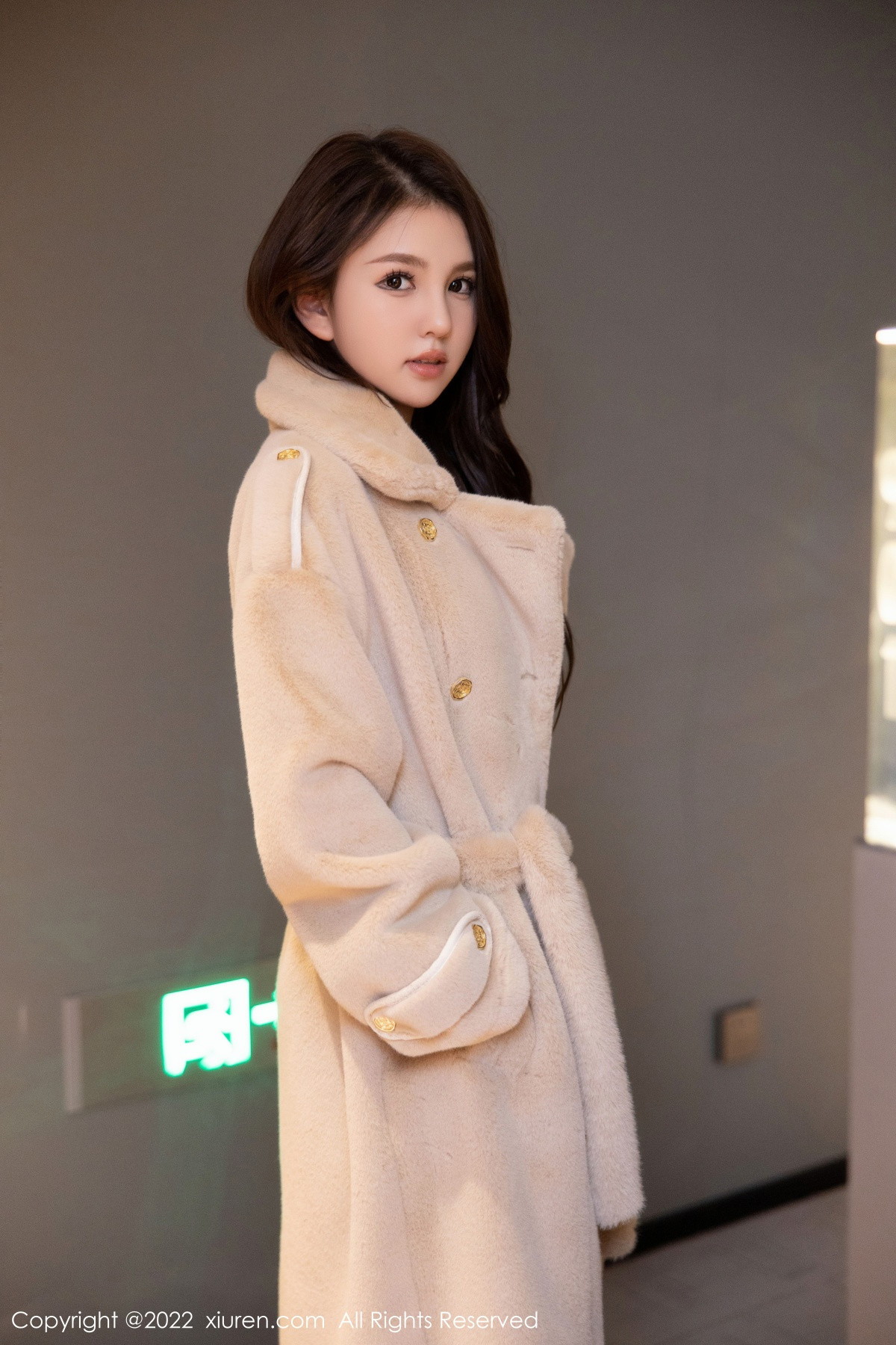 [XiuRen]高清写真图 2022.12.21 No.6023 美羊羊 黑丝美腿