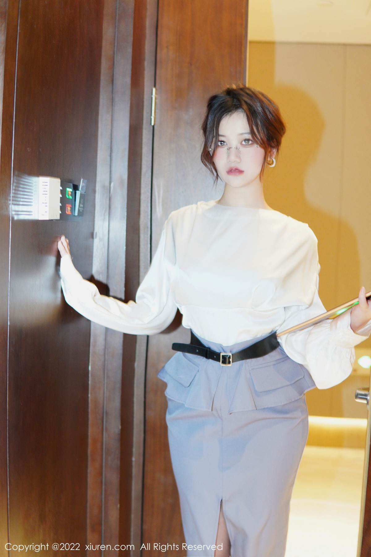 [XiuRen]高清写真图 2022.12.22 No.6028 奈奈子 新人美腿