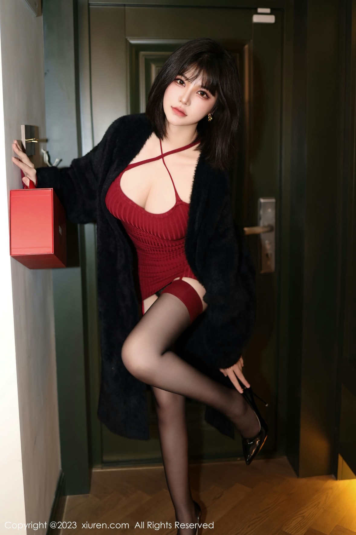 [XiuRen]高清写真图 2023.01.17 No.6144 桃桃子_ 丝袜美腿