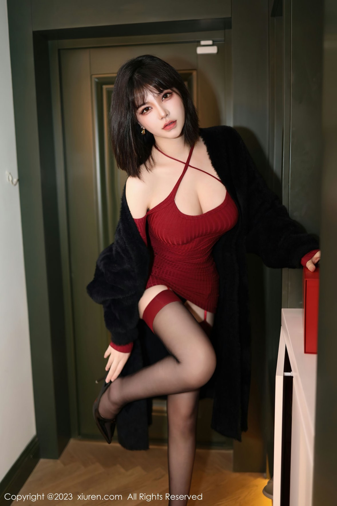 [XiuRen]高清写真图 2023.01.17 No.6144 桃桃子_ 丝袜美腿