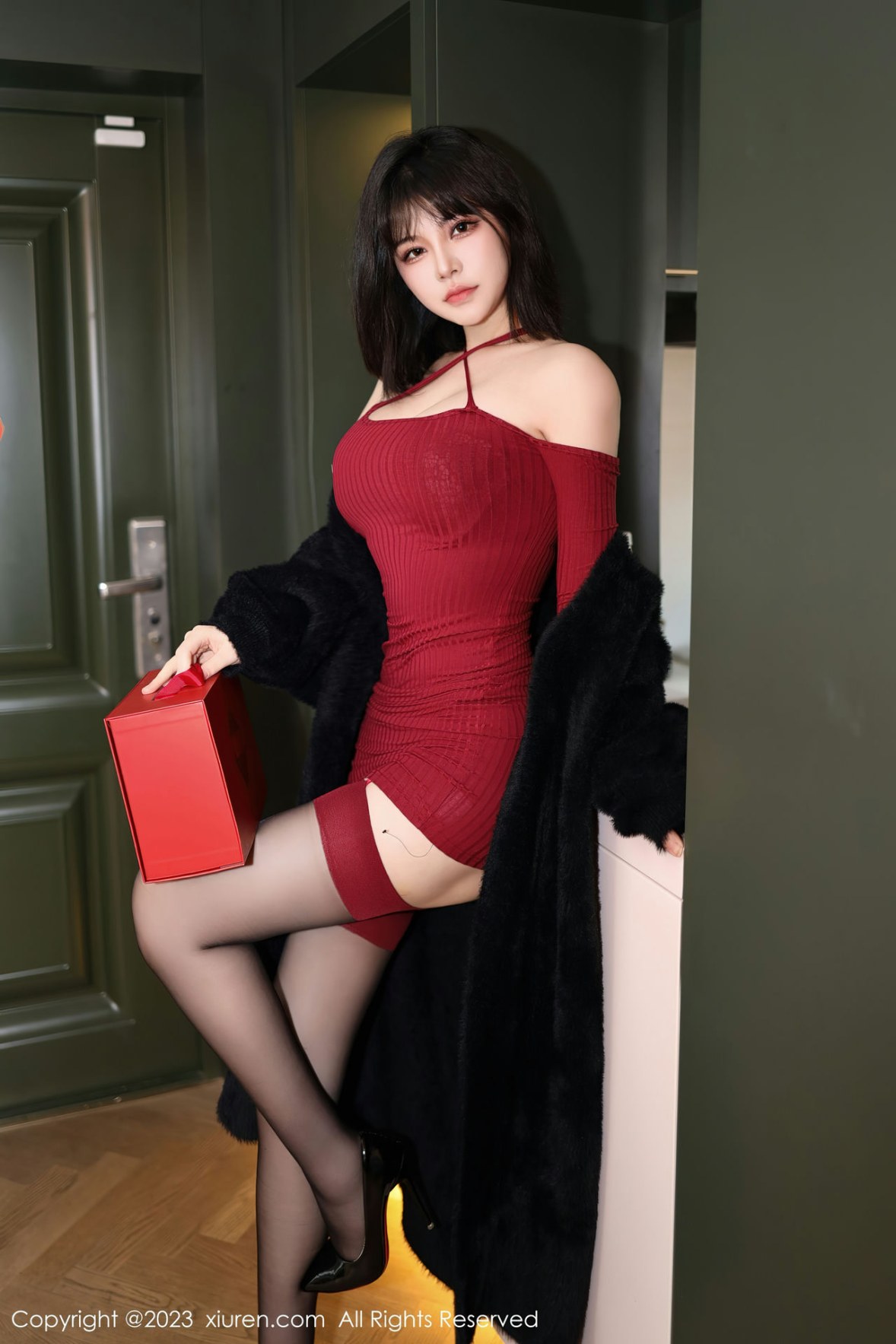 [XiuRen]高清写真图 2023.01.17 No.6144 桃桃子_ 丝袜美腿