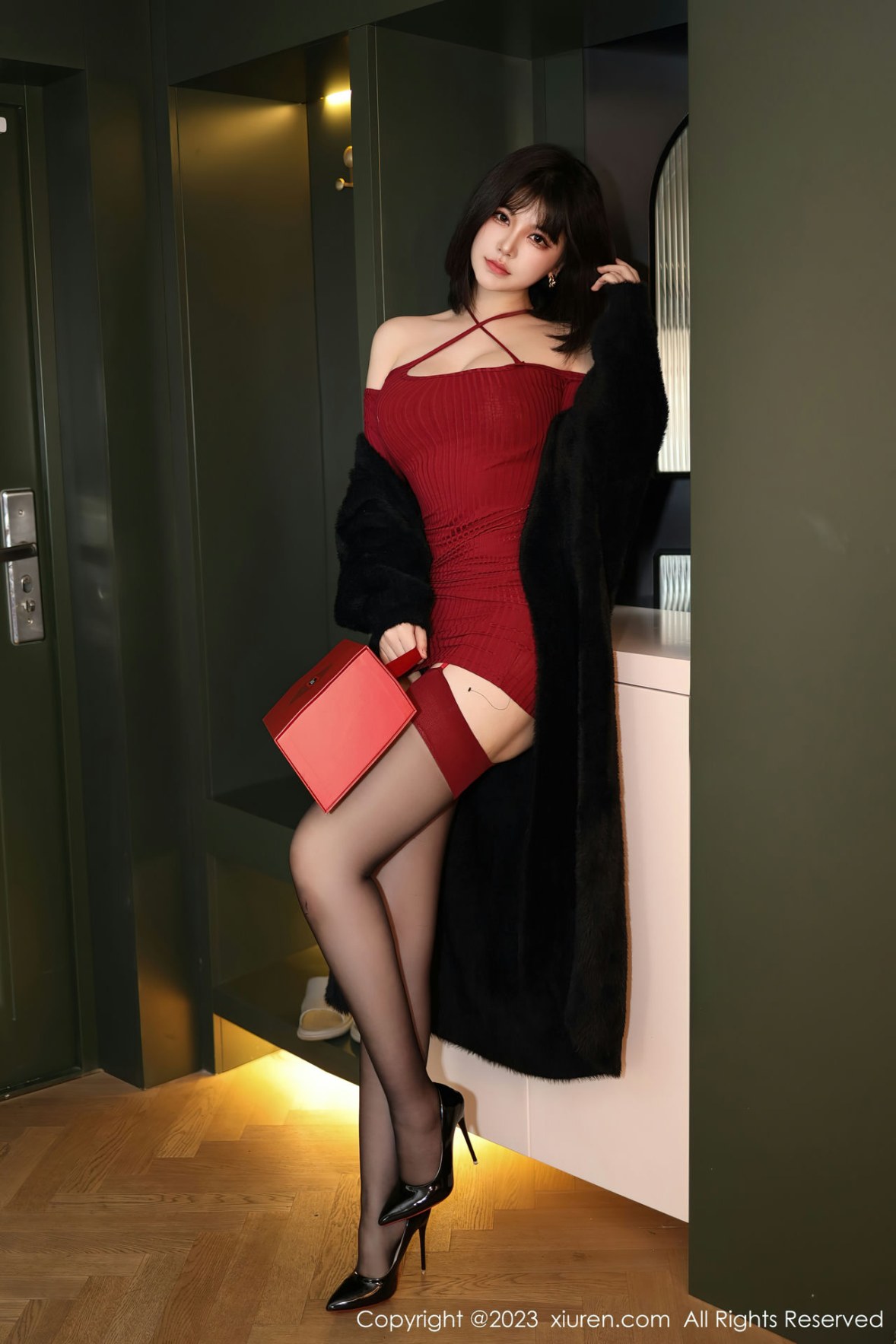 [XiuRen]高清写真图 2023.01.17 No.6144 桃桃子_ 丝袜美腿