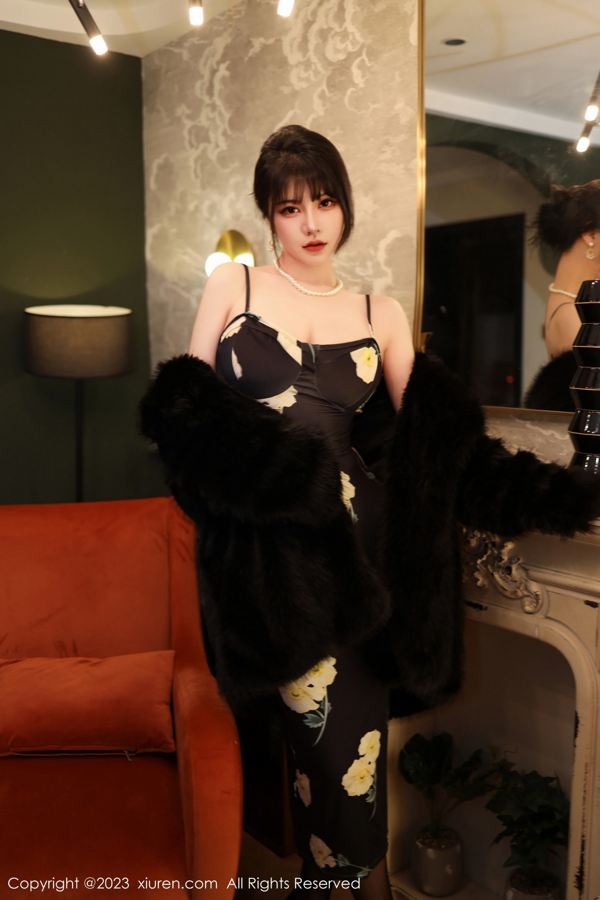 [XiuRen]高清写真图 2023.02.06 No.6220 桃桃子_ 黑丝美腿