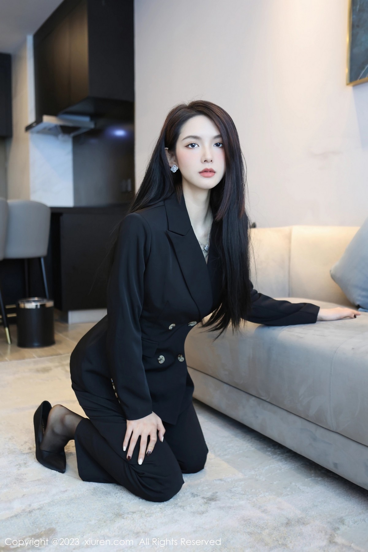 [XiuRen]高清写真图 2023.04.14 No.6576 乔一一 黑丝美腿