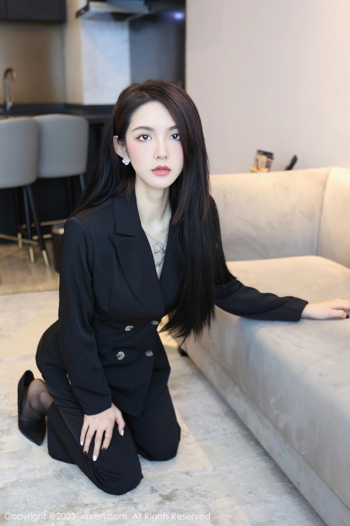 [XiuRen]高清写真图 2023.04.14 No.6576 乔一一 黑丝美腿