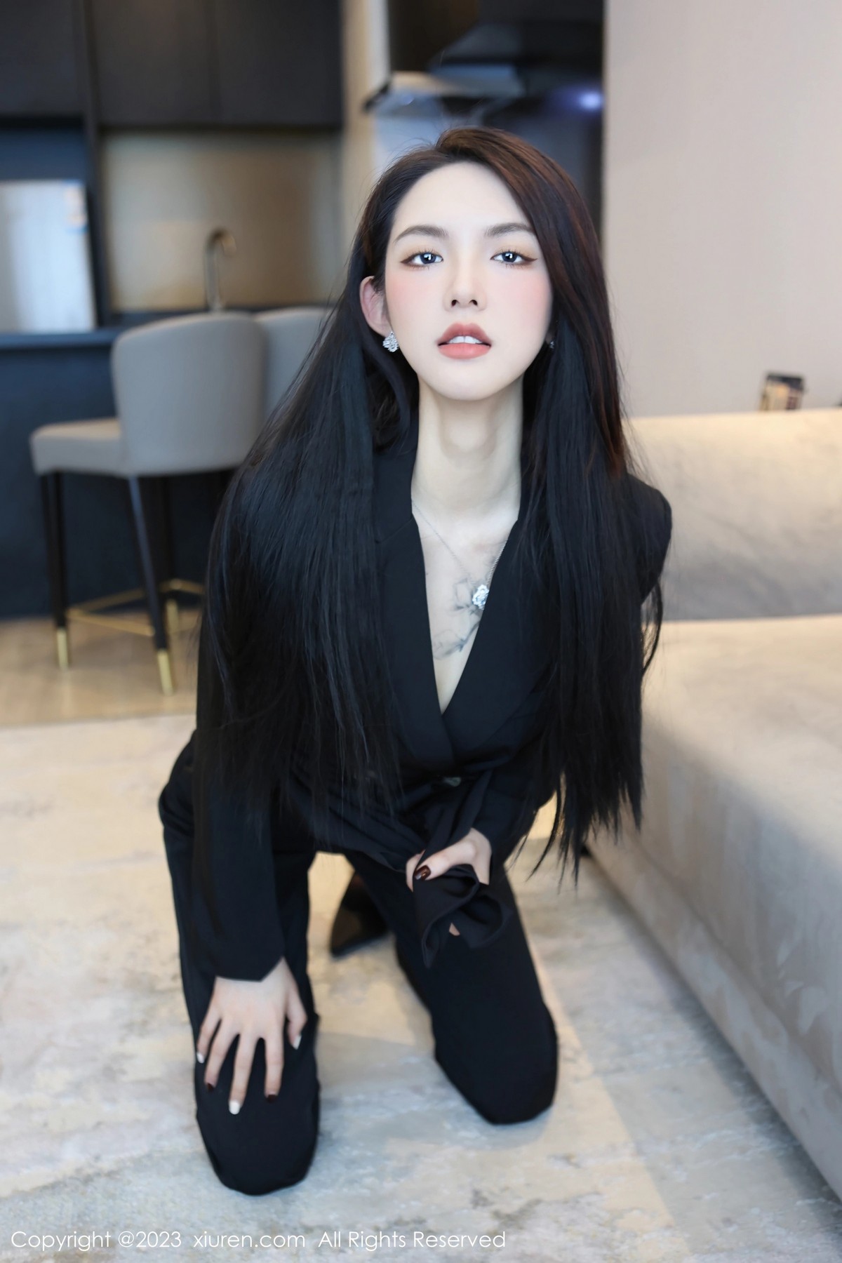 [XiuRen]高清写真图 2023.04.14 No.6576 乔一一 黑丝美腿
