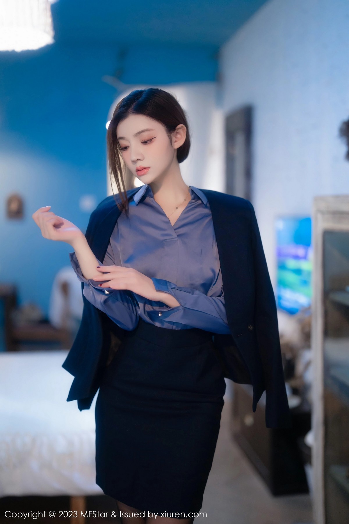 [MFStar]高清写真图 2023.04.18 VOL.610 加朵babe 短裙美腿