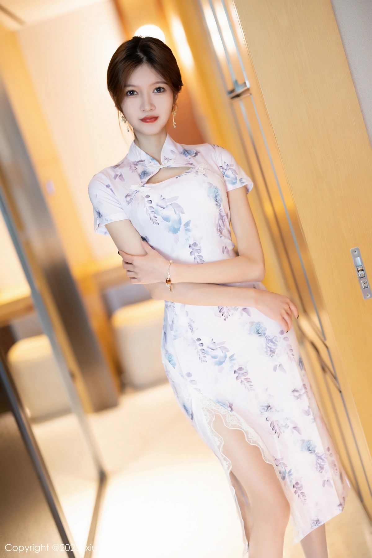 [XiuRen]高清写真图 2023.04.18 No.6591 程程程- 旗袍美腿