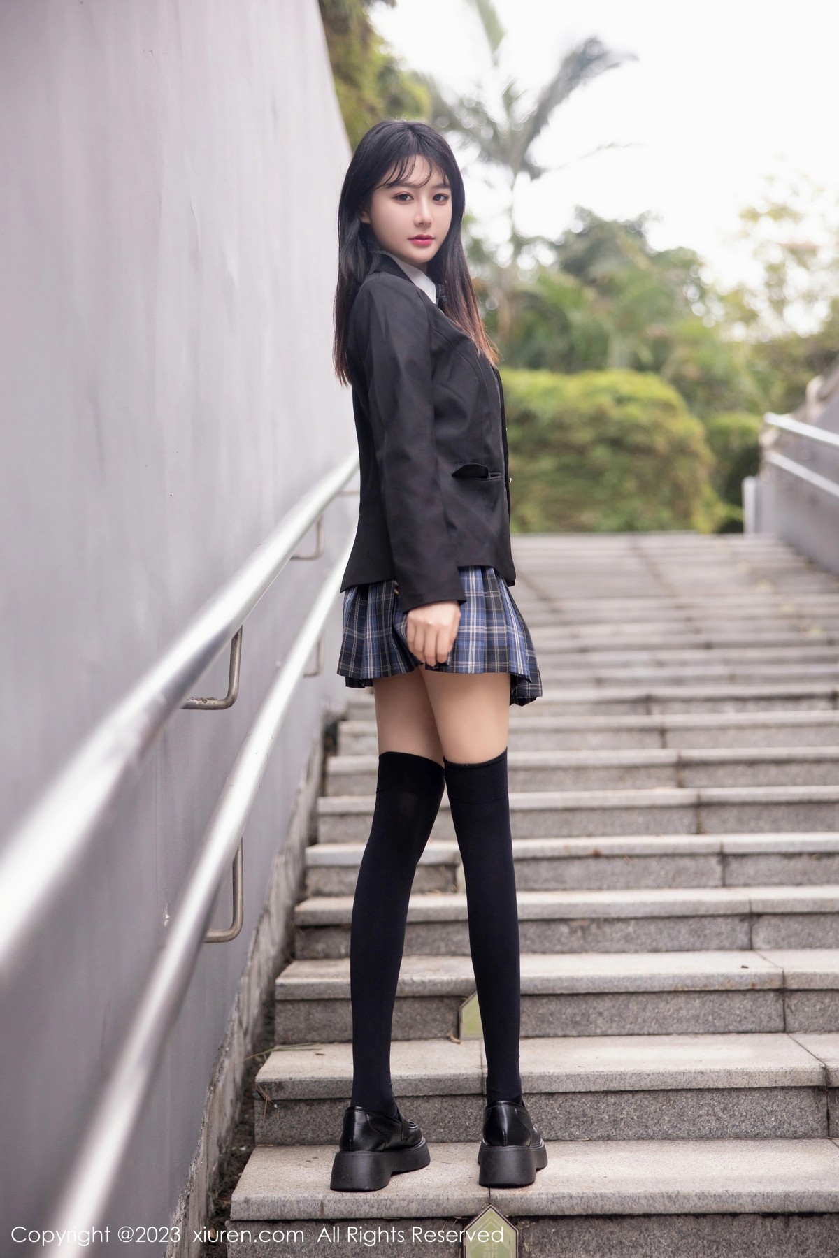 [XiuRen]高清写真图 2023.04.28 No.6662 幼幼 制服美腿