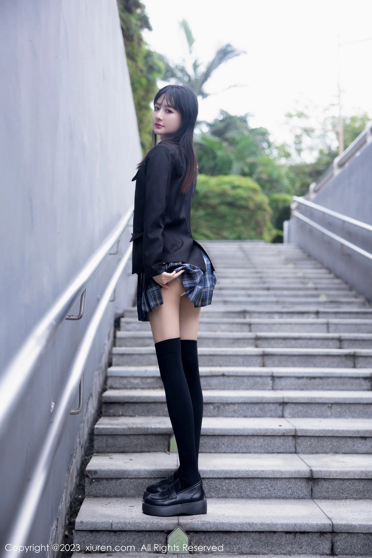 [XiuRen]高清写真图 2023.04.28 No.6662 幼幼 制服美腿
