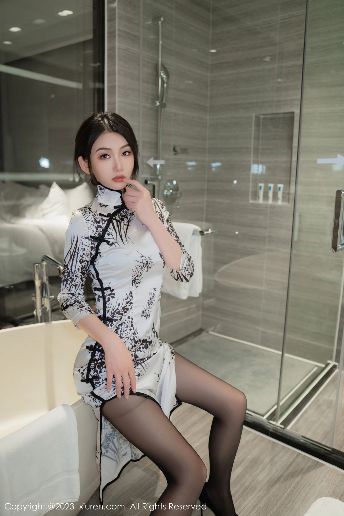 [XiuRen]高清写真图 2023.05.04 No.6668 李佳芮Cherie 旗袍美腿