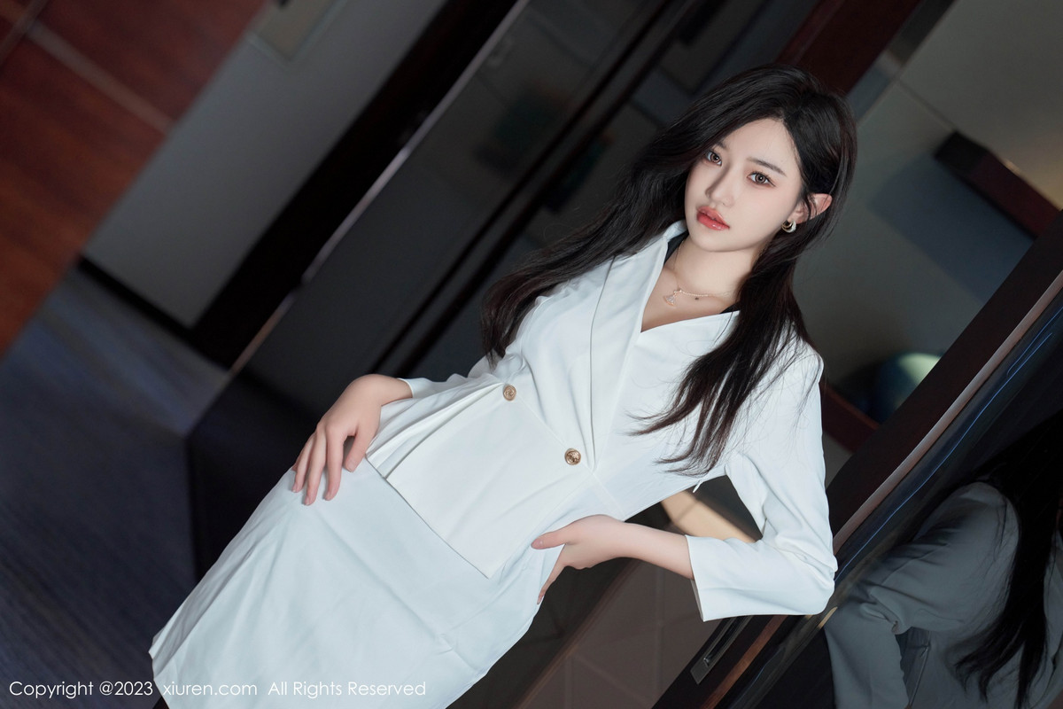 [XiuRen]高清写真图 2023.06.12 No.6900 妙可可Cheese 黑丝美腿
