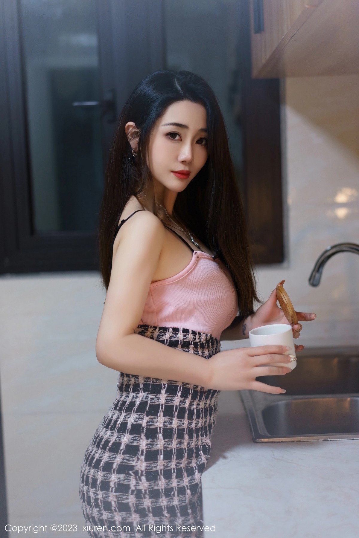 [XiuRen]高清写真图 2023.05.25 No.6799 严利娅Yuliya 丰腴美臀