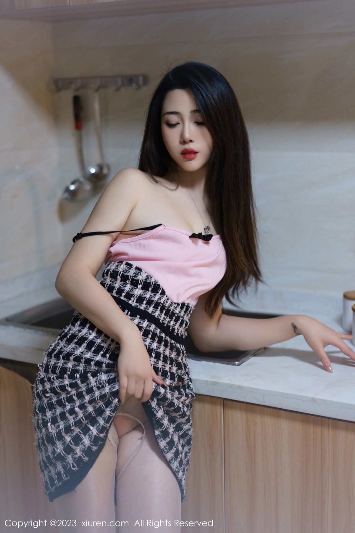 [XiuRen]高清写真图 2023.05.25 No.6799 严利娅Yuliya 丰腴美臀