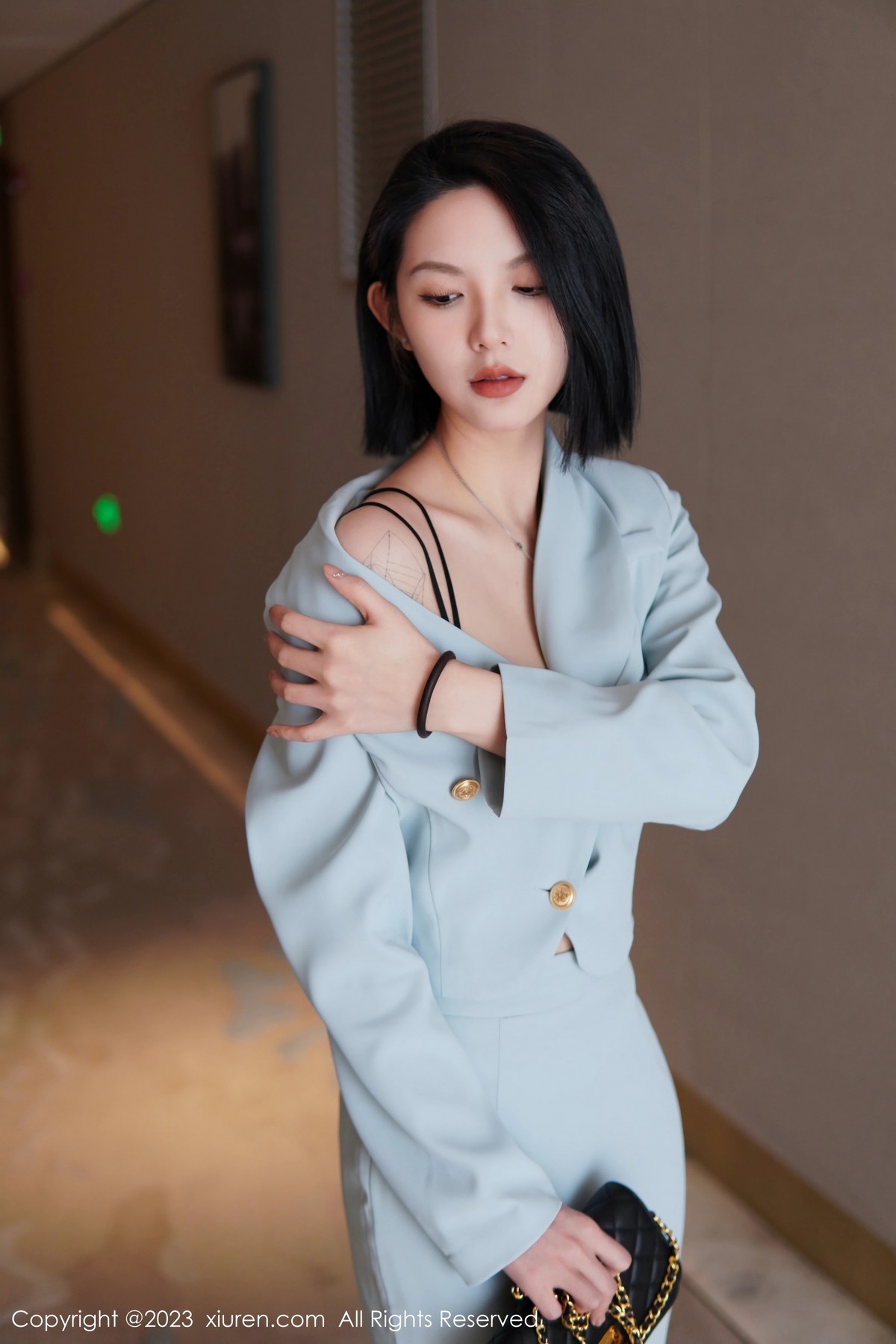 [XiuRen]高清写真图 2023.06.09 No.6885 乔一一 丝袜美腿