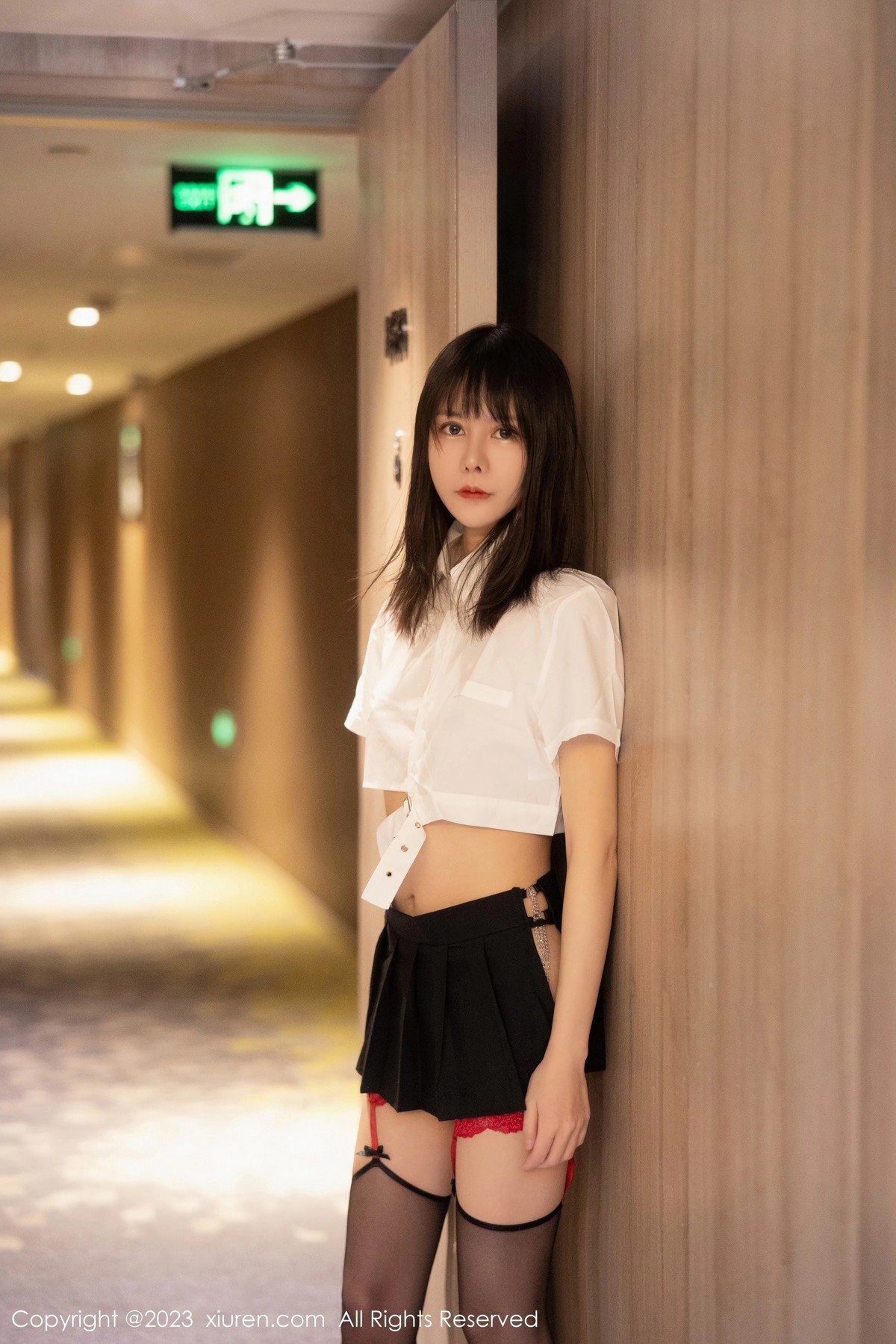 [XiuRen]高清写真图 2023.06.06 No.6862 甜佳佳 黑丝美腿