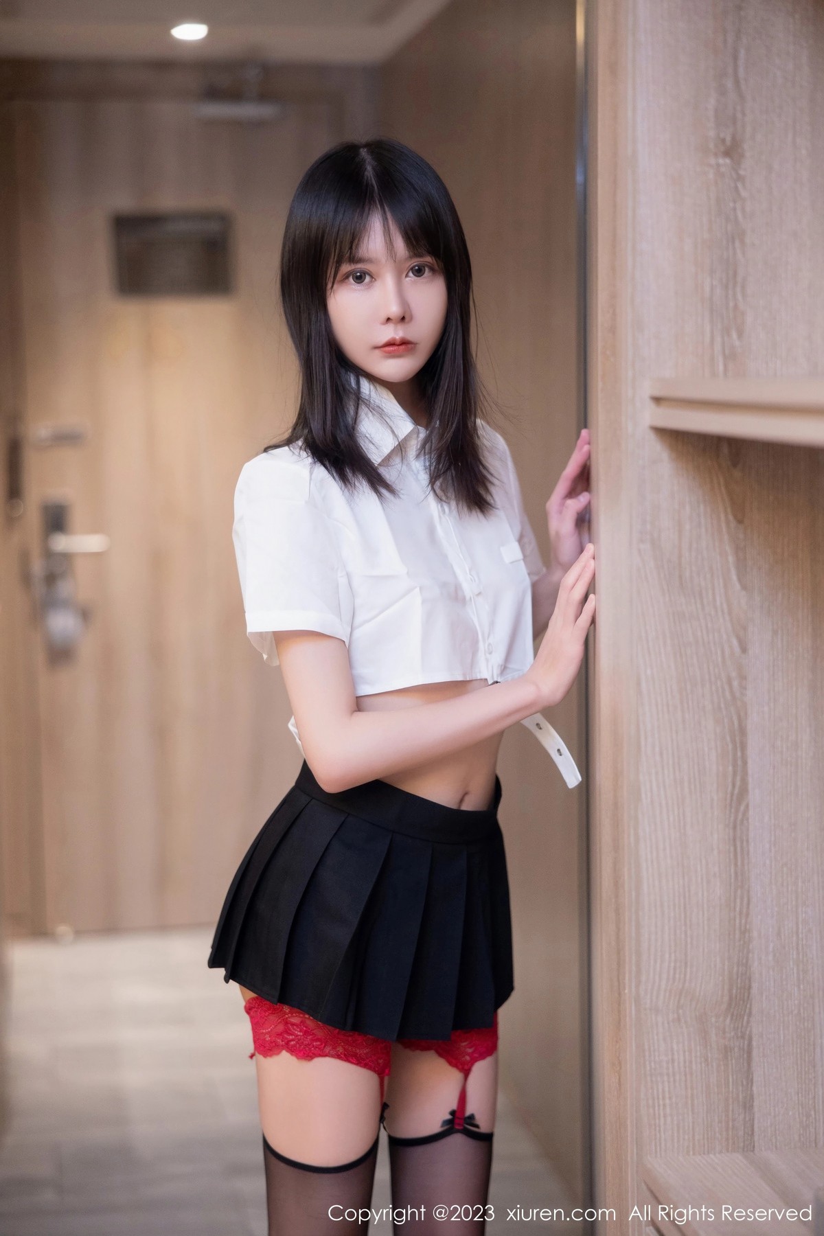 [XiuRen]高清写真图 2023.06.06 No.6862 甜佳佳 黑丝美腿