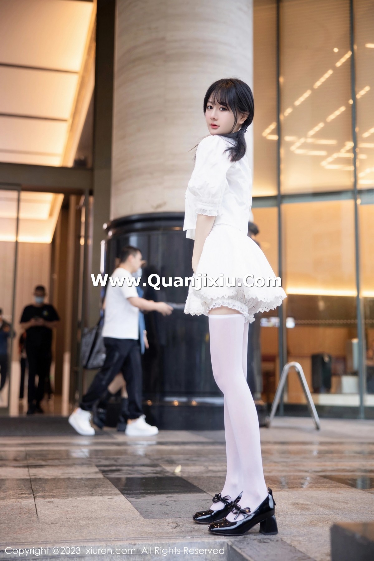 [XiuRen]高清写真图 2023.06.16 No.6933 幼幼 清纯美腿