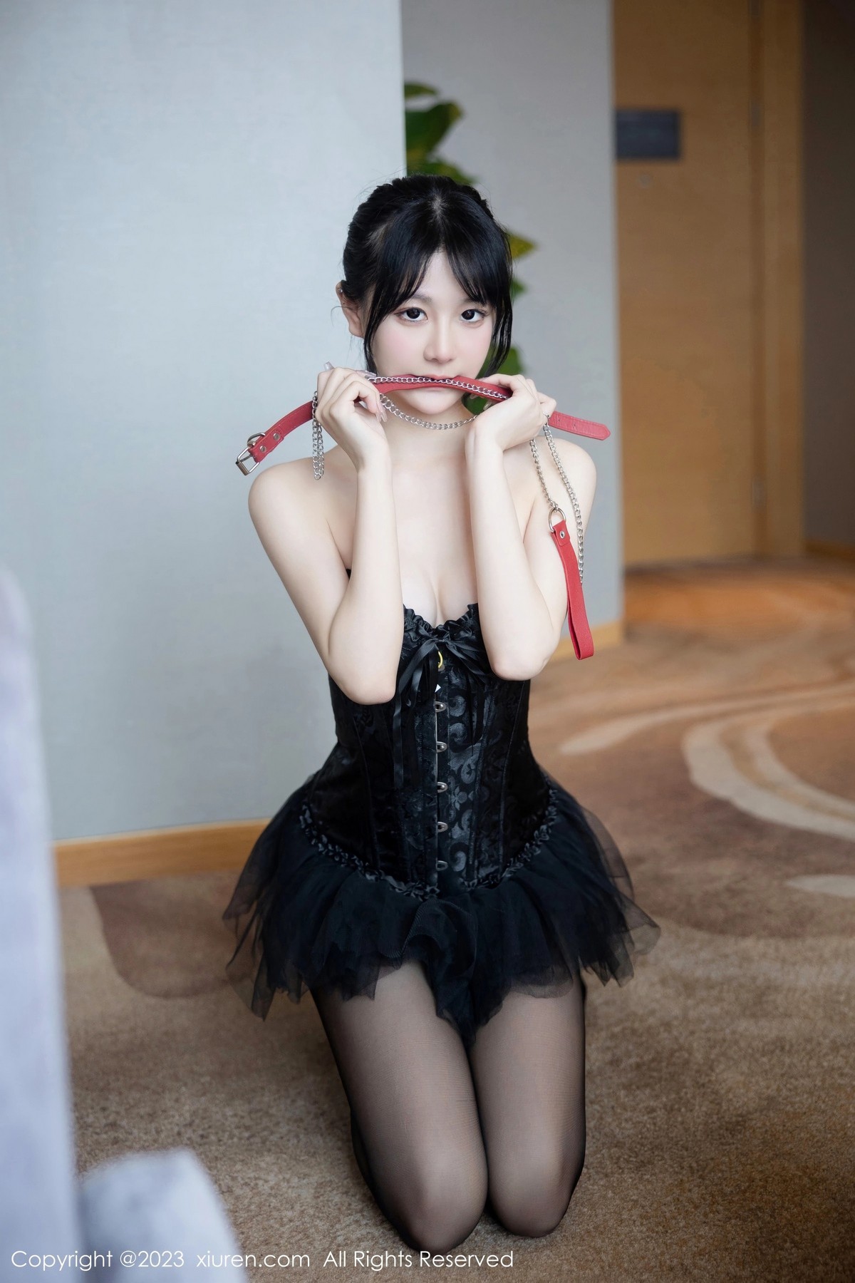 [XiuRen]高清写真图 2023.06.21 No.6961 幼幼 黑丝美腿