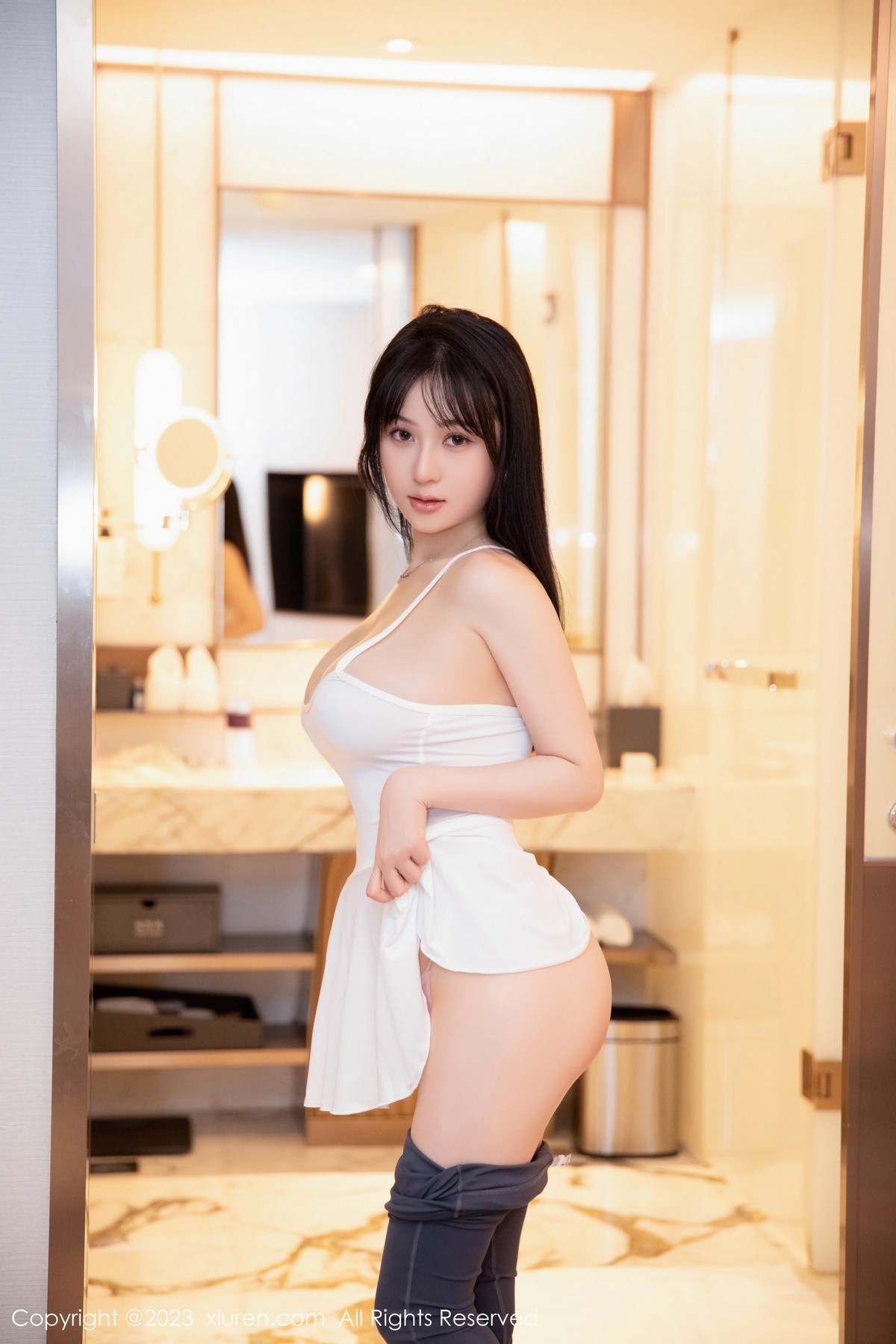 [XiuRen]高清写真图 2023.06.25 No.6968 柚琪Rich 丰腴美臀
