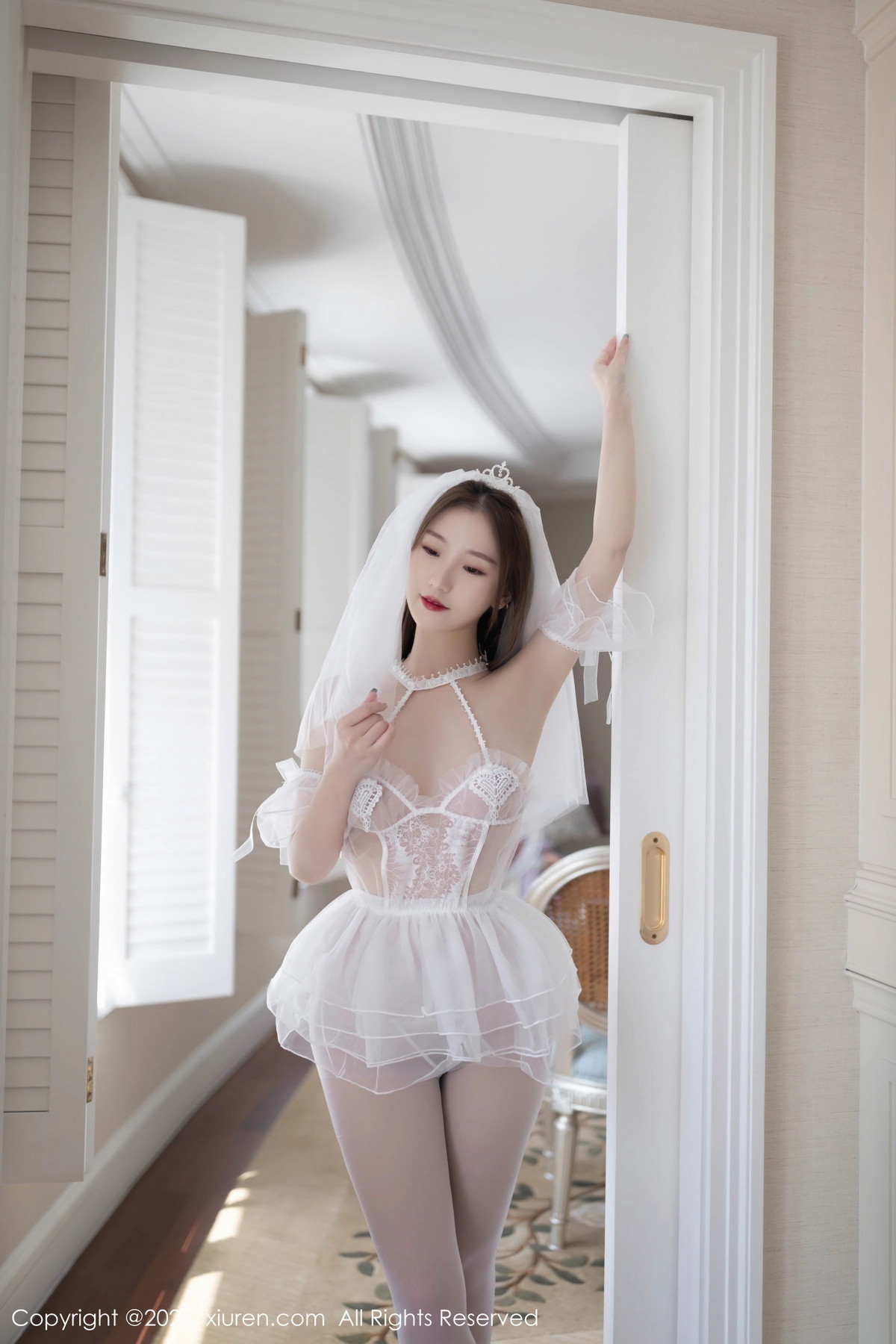 [XiuRen]高清写真图 2023.07.19 No.7104 杏子Yada 薄透婚纱