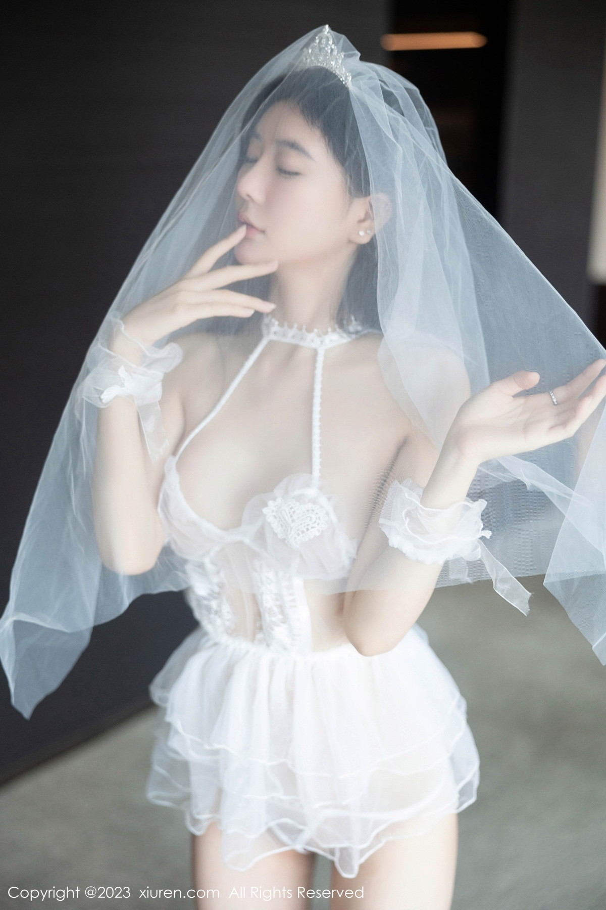 [XiuRen]高清写真图 2023.07.31 No.7165 幼幼 婚纱丝袜