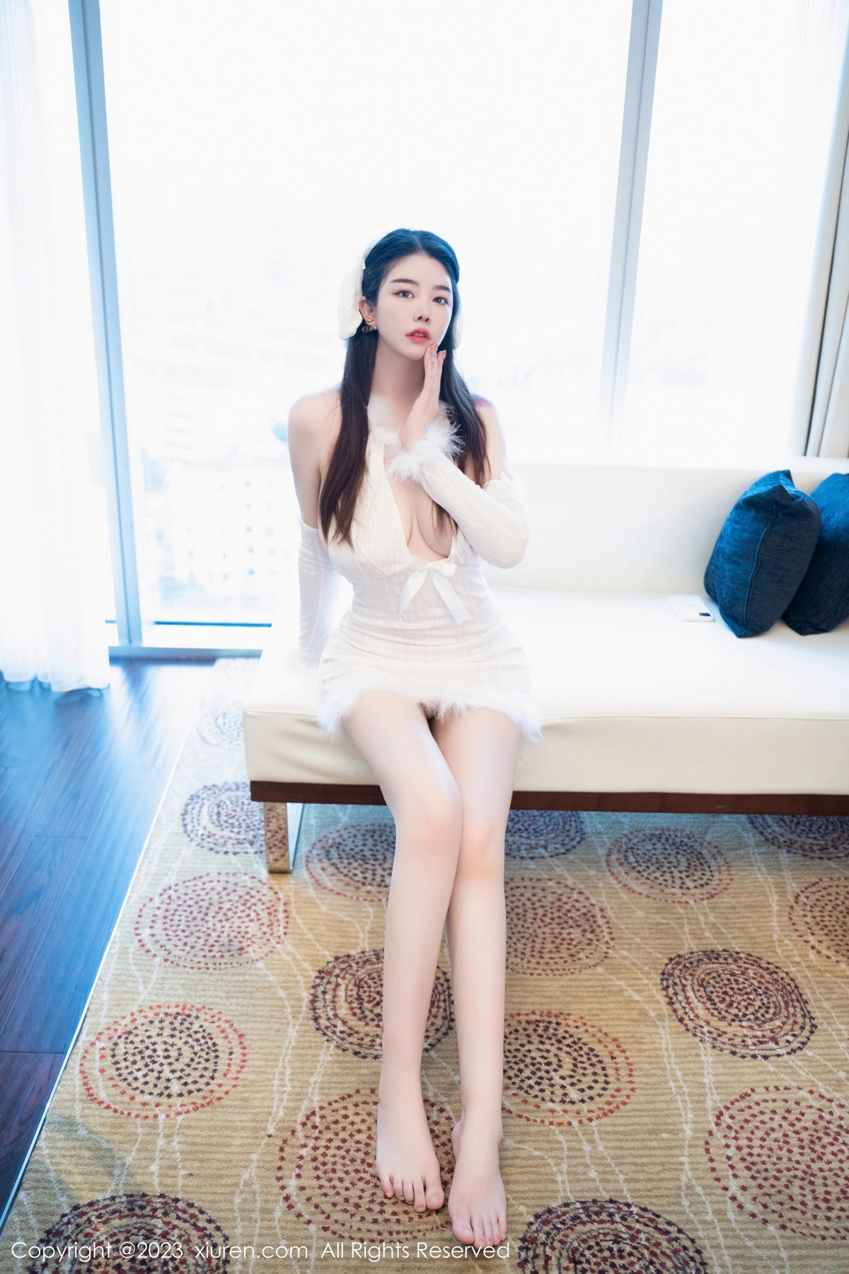[XiuRen]高清写真图 2023.08.02 No.7172 樱桃小犊子 丰腴美臀