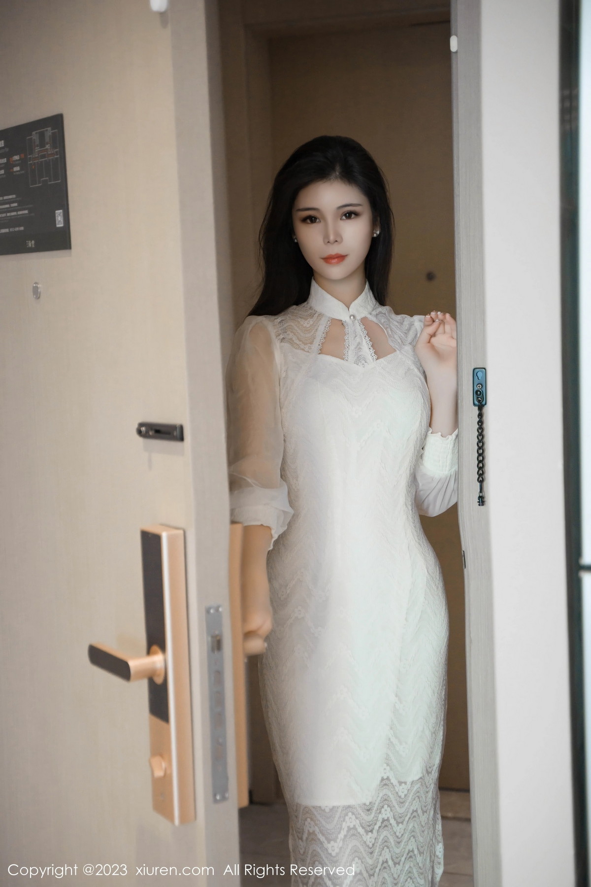 [XiuRen]高清写真图 2023.10.25 No.7559 雪糕CiCi 旗袍美臀
