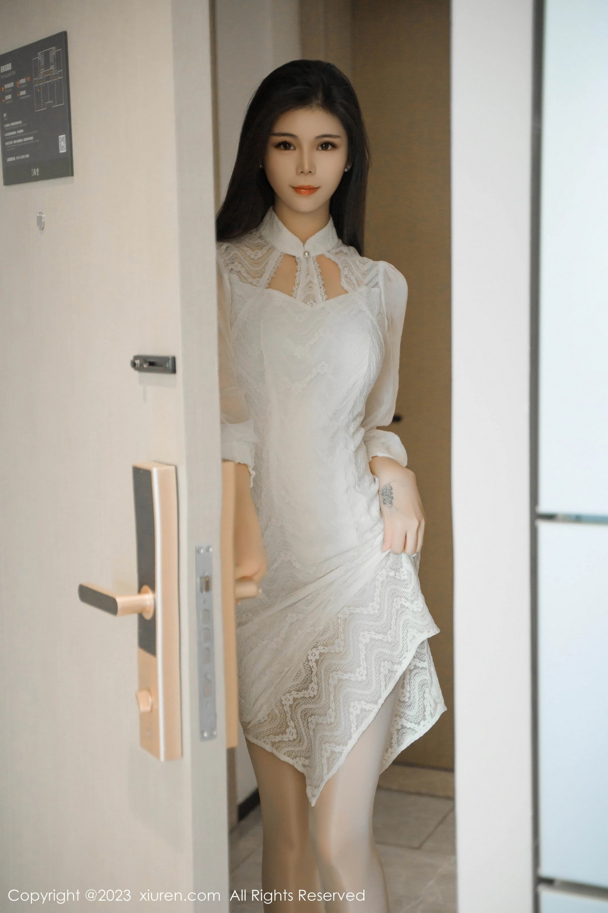 [XiuRen]高清写真图 2023.10.25 No.7559 雪糕CiCi 旗袍美臀