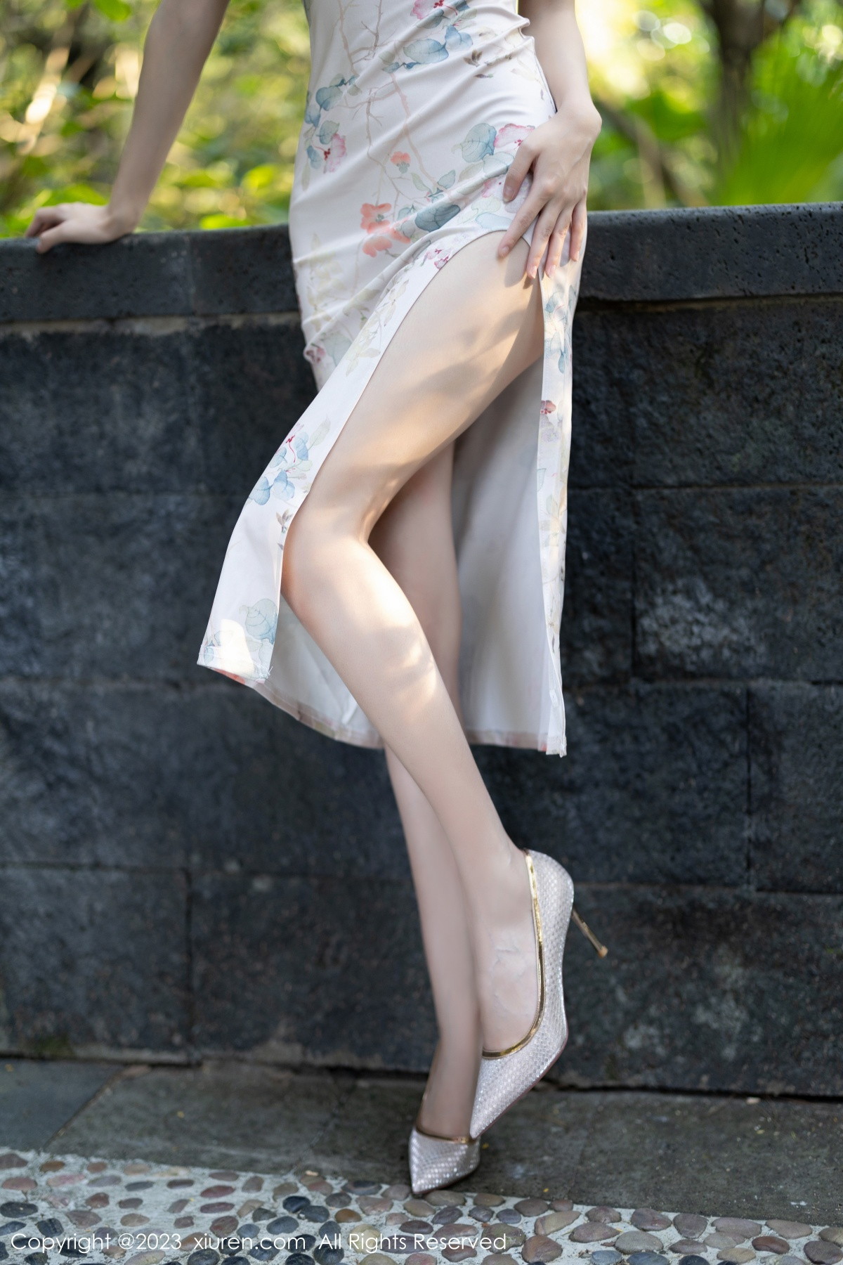 [XiuRen]高清写真图 2023.11.08 No.7631 章芃芃 旗袍美腿
