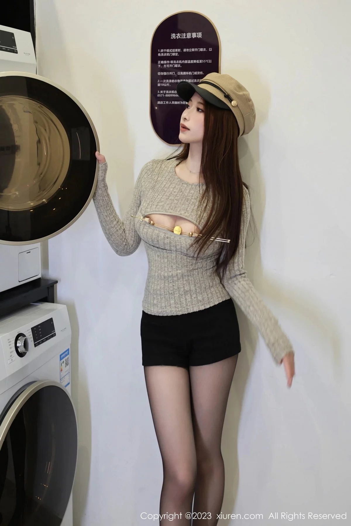[XiuRen]高清写真图 2023.12.11 No.7790 月酱儿 黑丝美腿