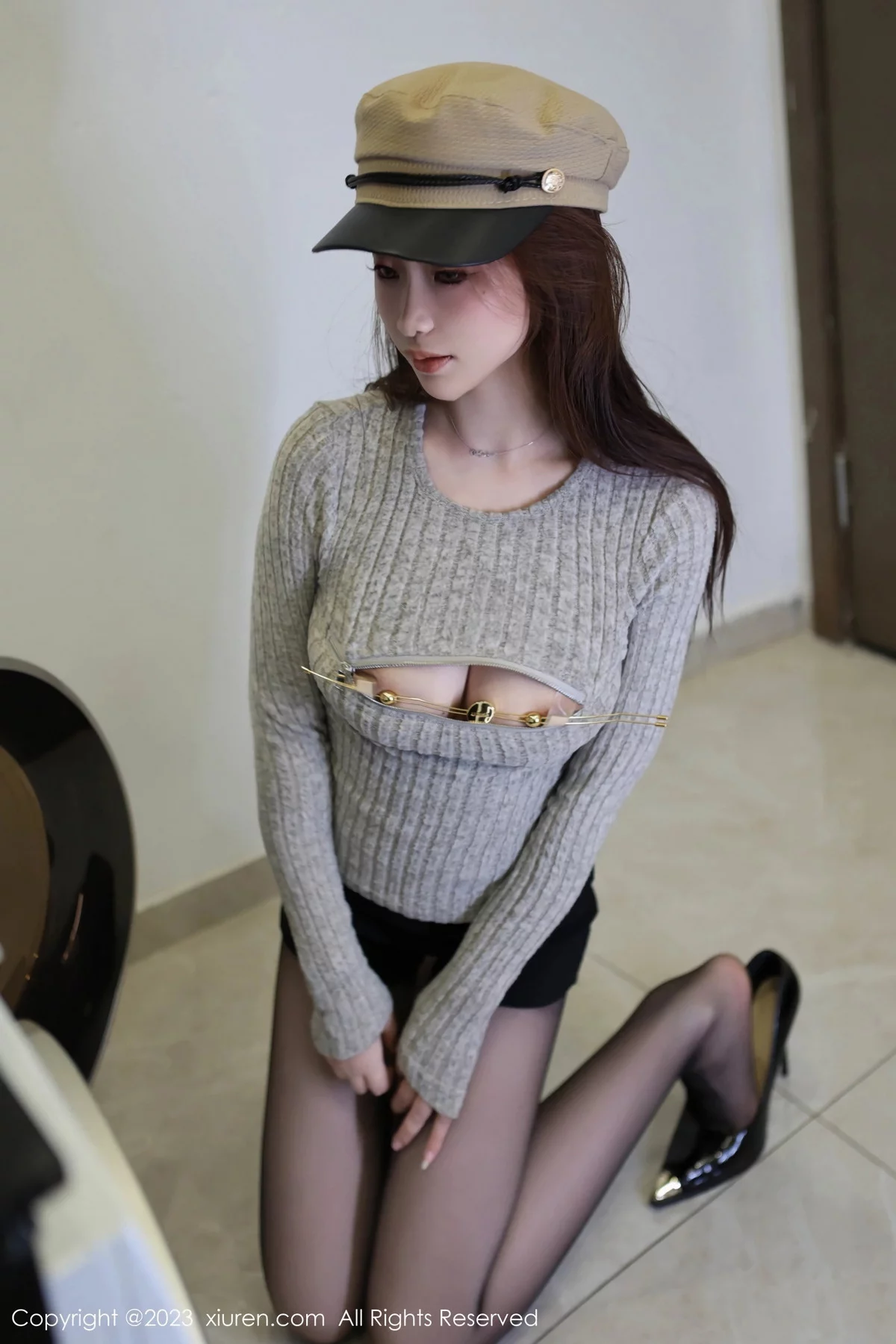 [XiuRen]高清写真图 2023.12.11 No.7790 月酱儿 黑丝美腿
