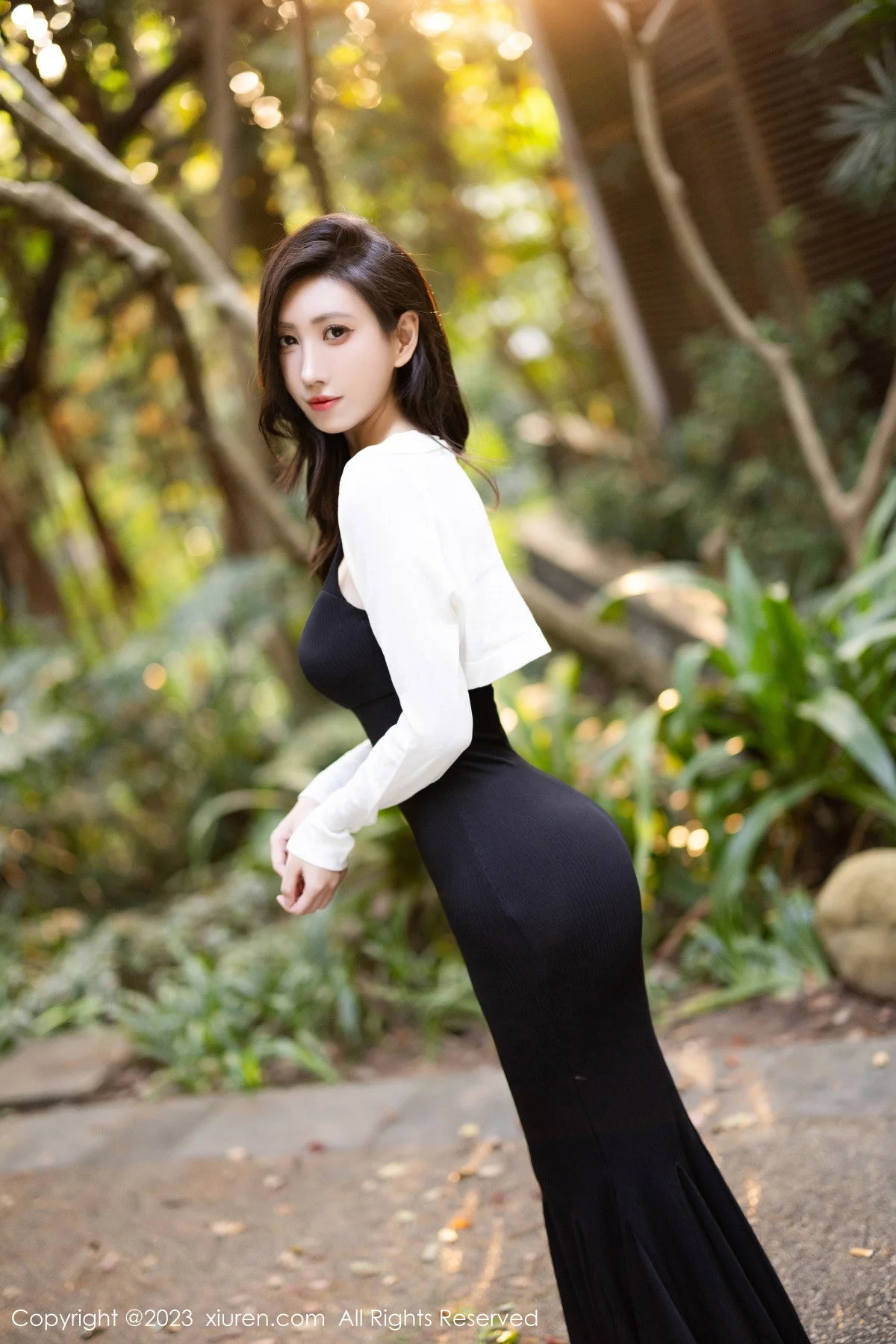 [XiuRen]高清写真图 2023.12.19 No.7830 章芃芃 清纯美腿